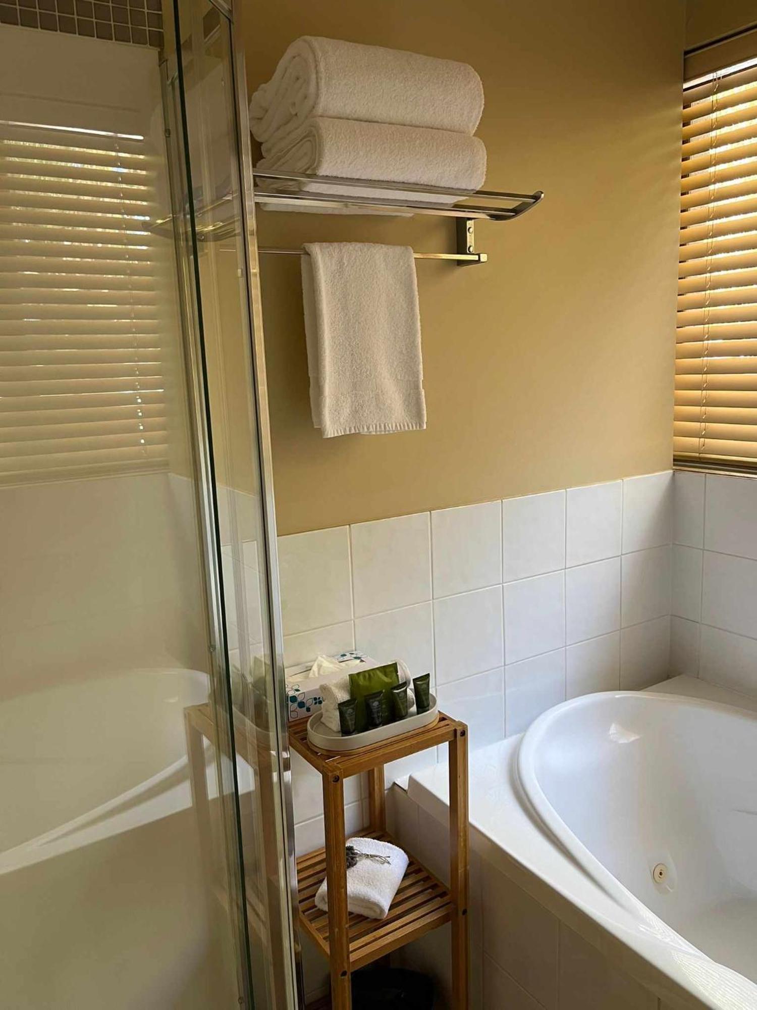 Rosewood Guesthouse Margaret River Ruang foto